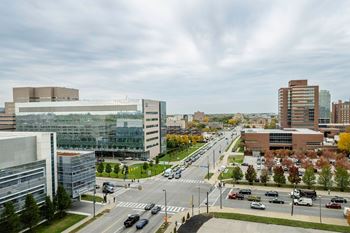Free private cleveland clinic shuttle for medley residents